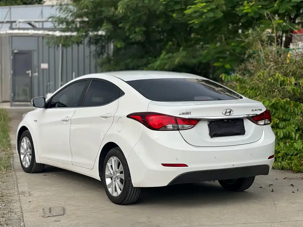 Hyundai Elantra Langdong — миниатюра 4