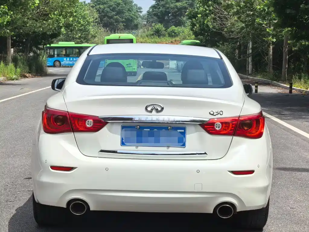 Infiniti Q50L 2016 2.0T Comfort