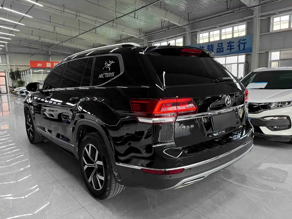 Volkswagen Teramont — миниатюра 6