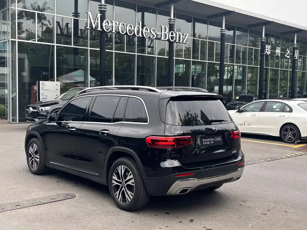 Mercedes-Benz GLB — миниатюра 4