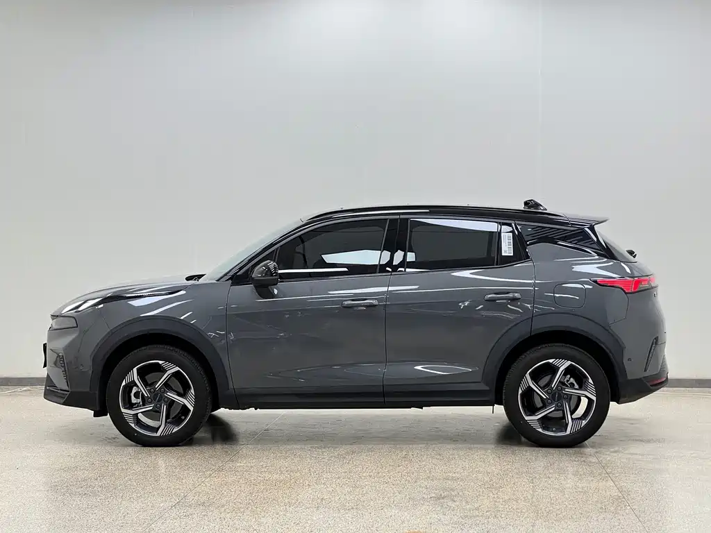 Lynk & Co 06 — миниатюра 4