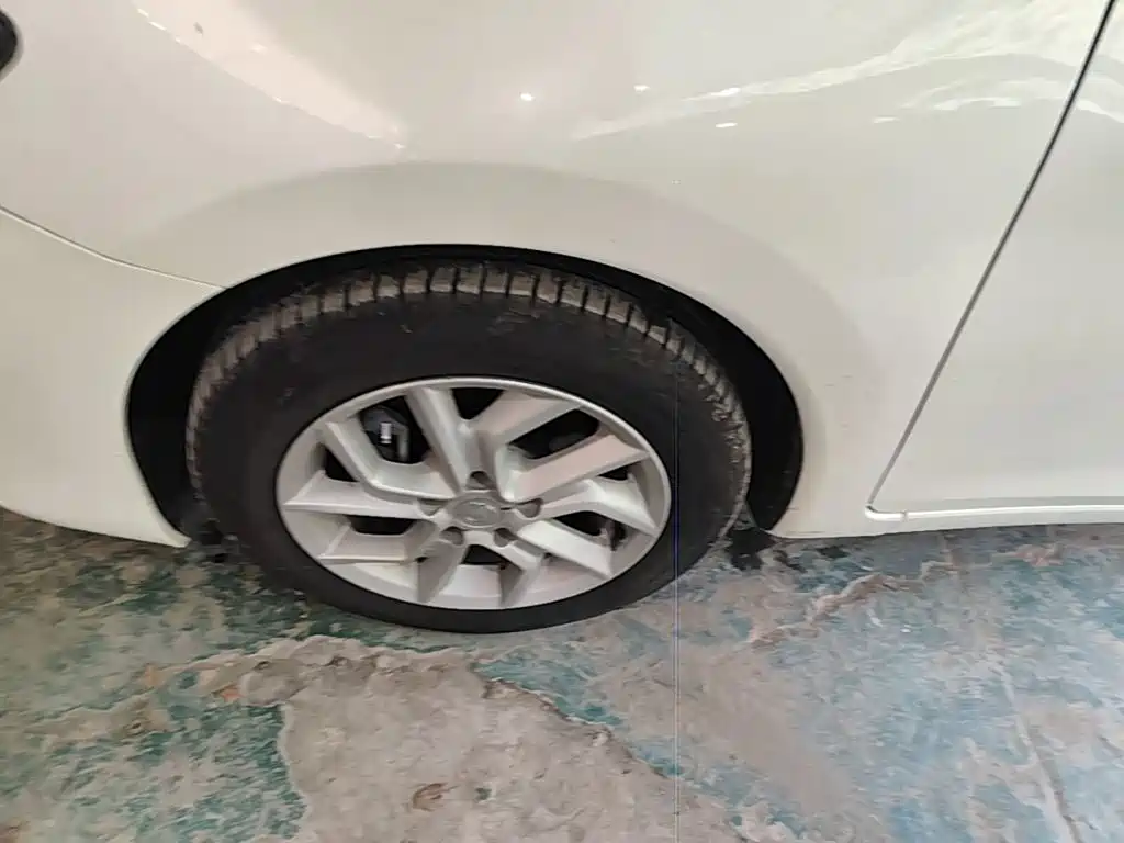 Nissan Tiida — миниатюра 23