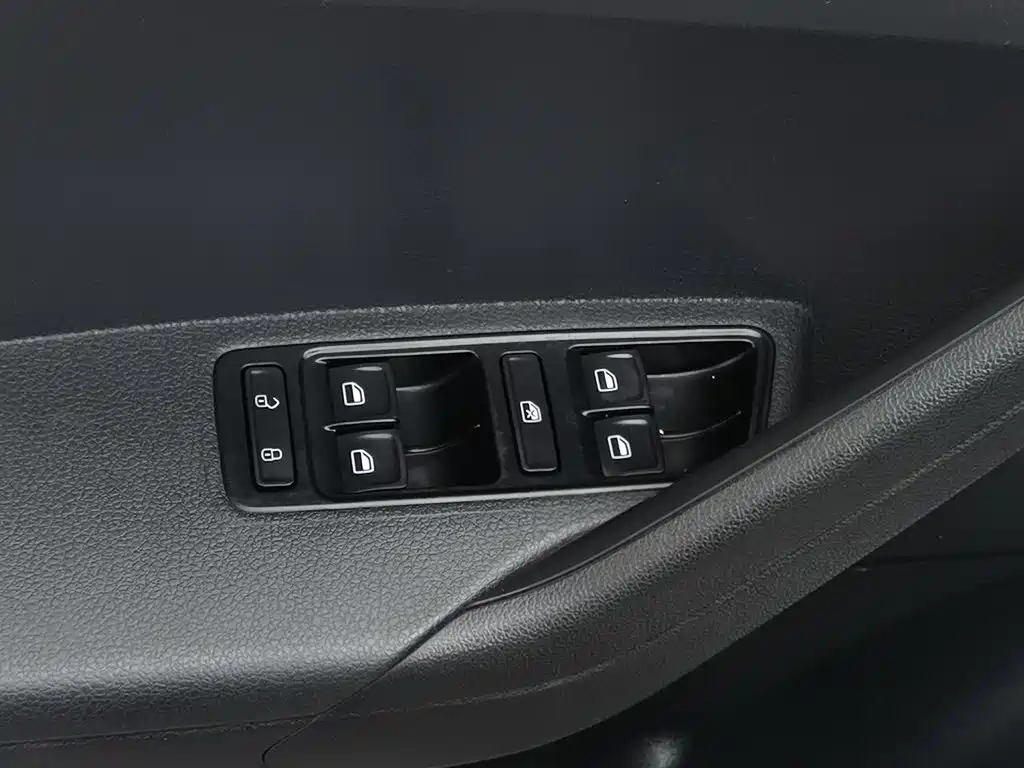 Volkswagen Jetta — миниатюра 9
