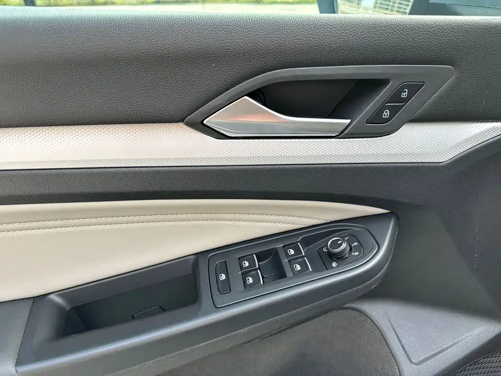 Volkswagen Golf — миниатюра 13