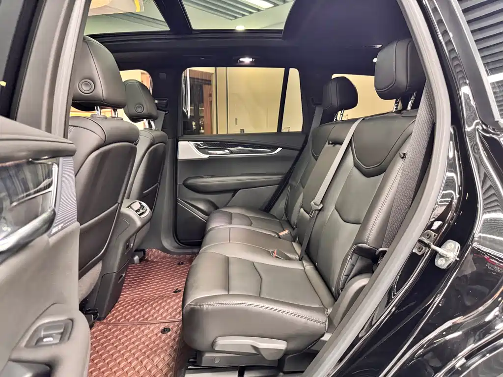 Cadillac XT6 — миниатюра 7