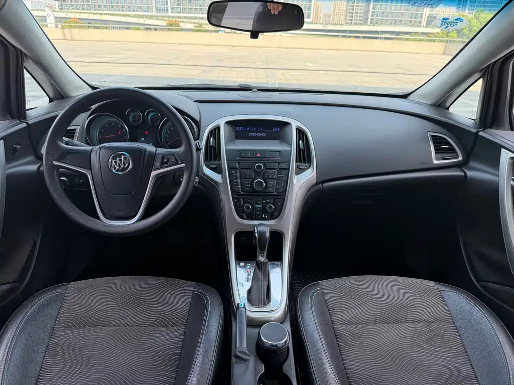 Buick Excelle — миниатюра 12