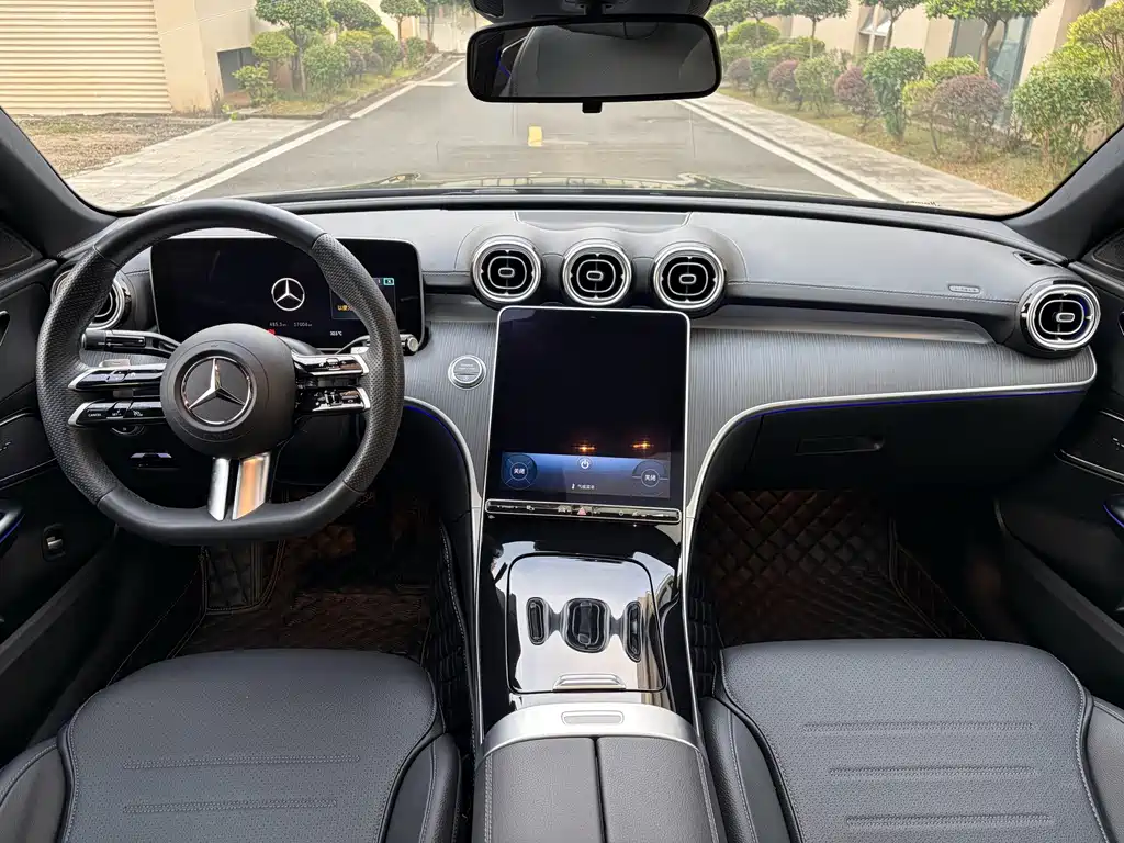 Mercedes-Benz C-Class — миниатюра 14