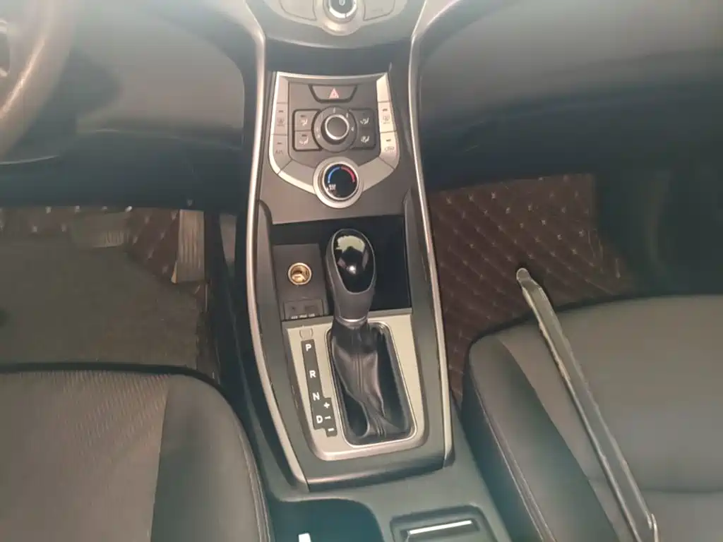 Hyundai Elantra Langdong — миниатюра 14