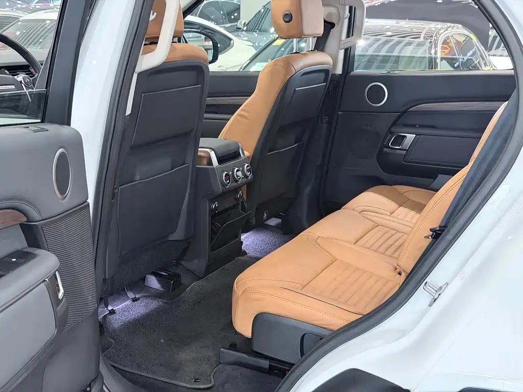Land Rover Discovery — миниатюра 8