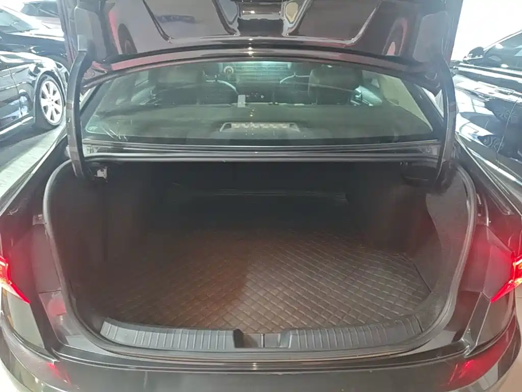 Volkswagen Sagitar — миниатюра 15