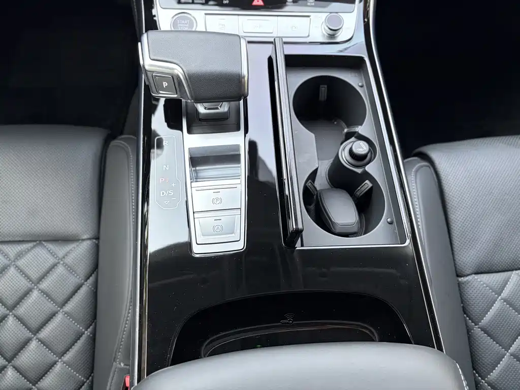Audi A8 — миниатюра 12