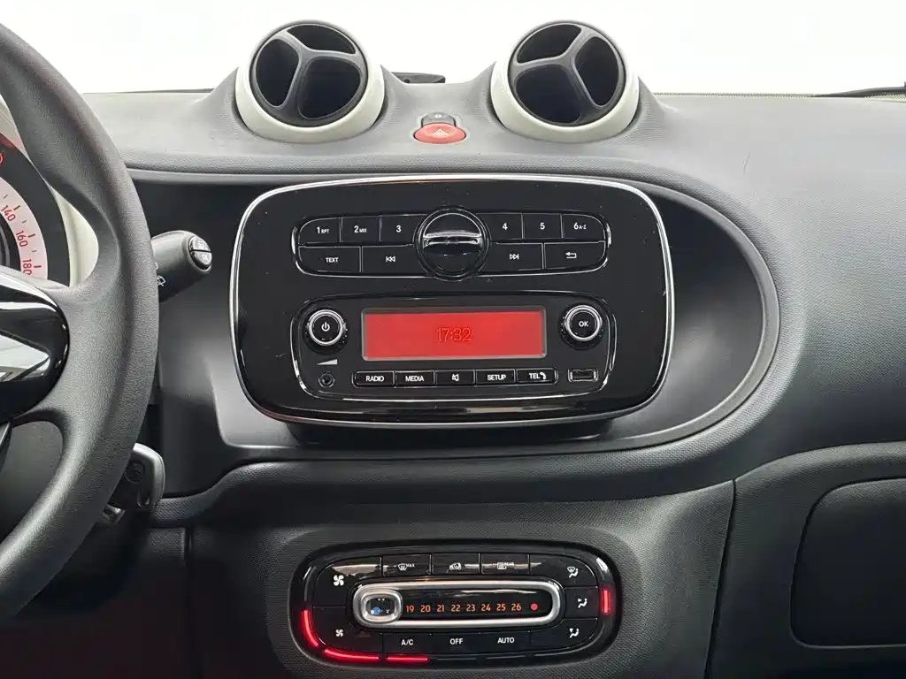 Smart fortwo 1.0L 52 kW Hardtop Lively Edition China V, фото 14