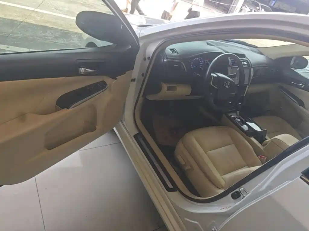 Toyota Camry — миниатюра 16