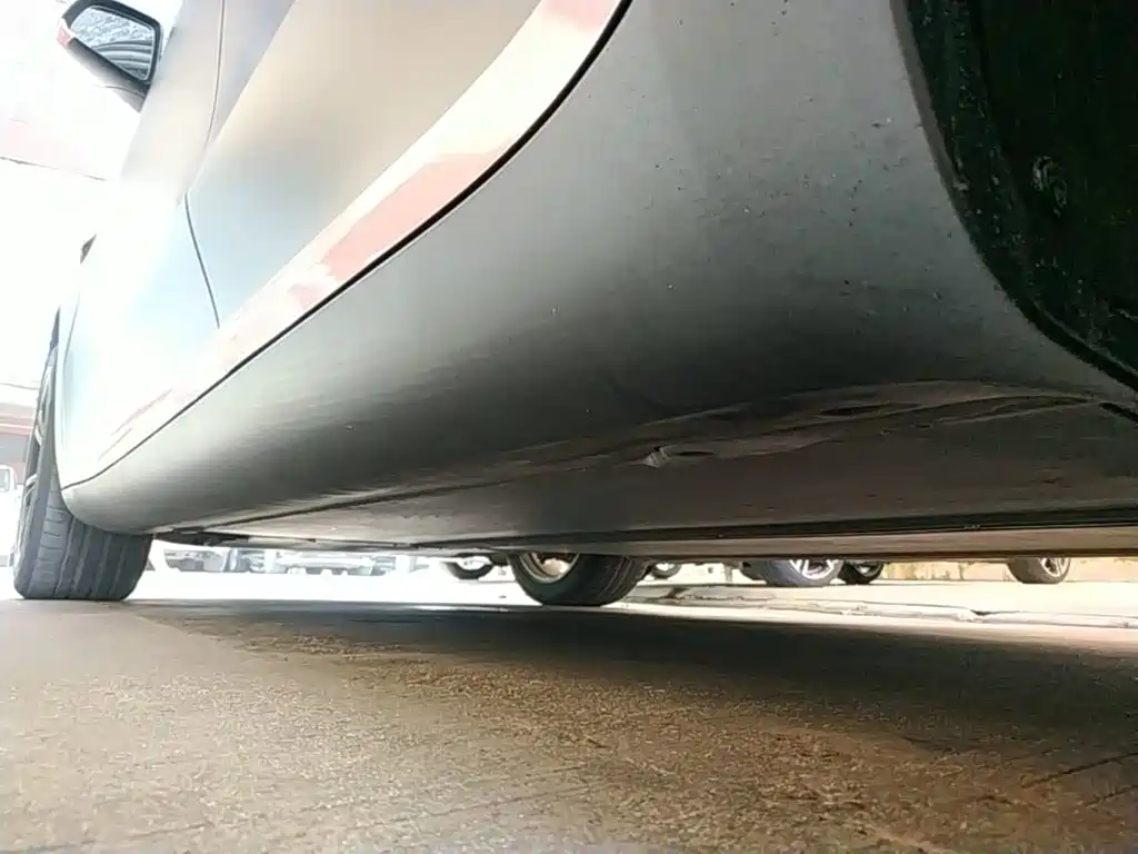 Tesla Model Y — миниатюра 22