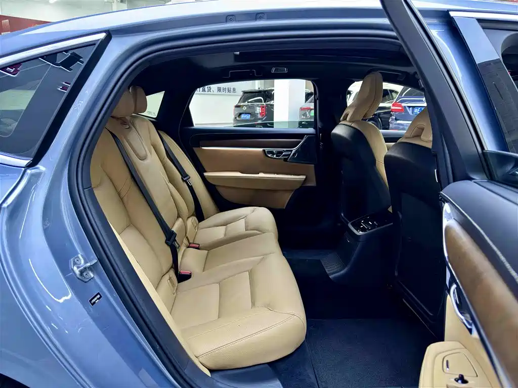 Volvo S90 2019 T8 E VI