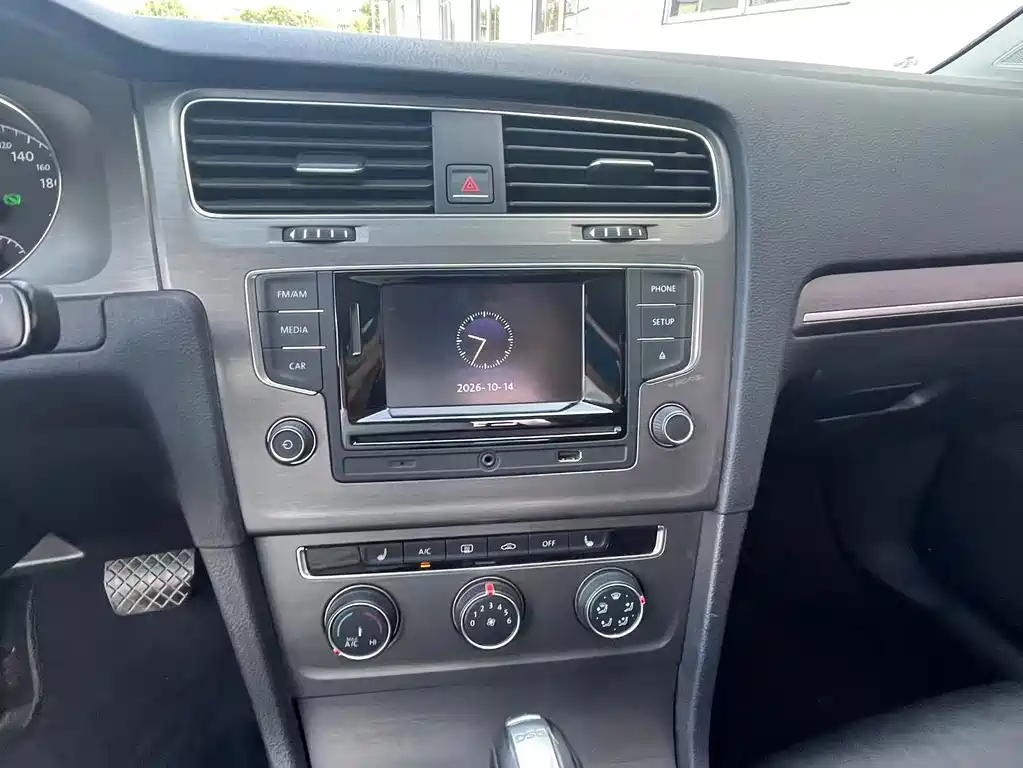 Volkswagen Golf — миниатюра 16