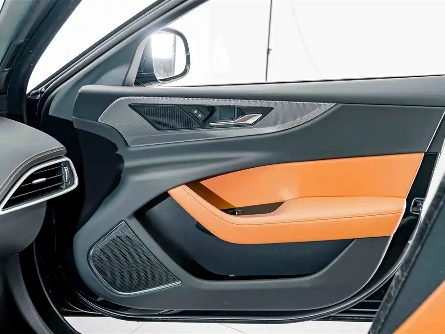 Jaguar XEL — миниатюра 13