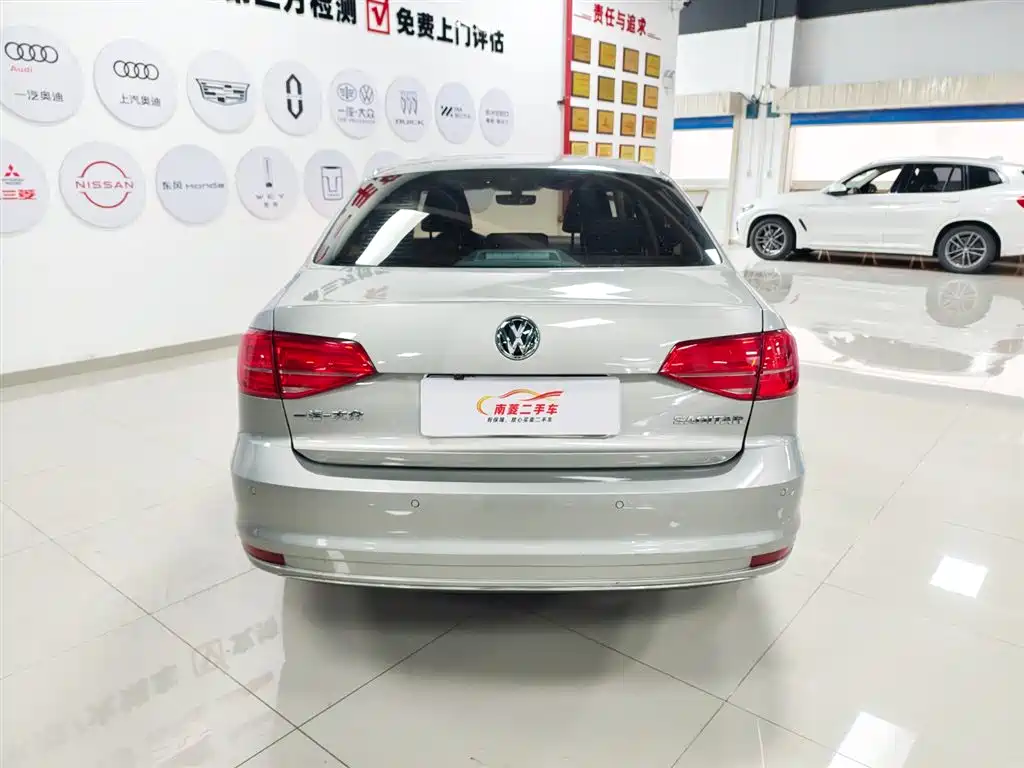 Volkswagen Sagitar 2018 1.6L AT Comfort