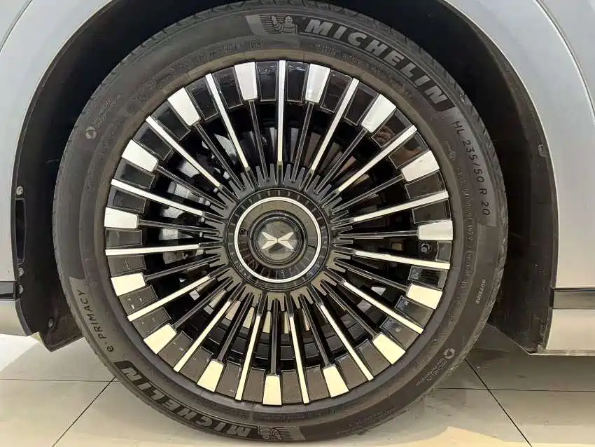 XPeng X9 — миниатюра 13