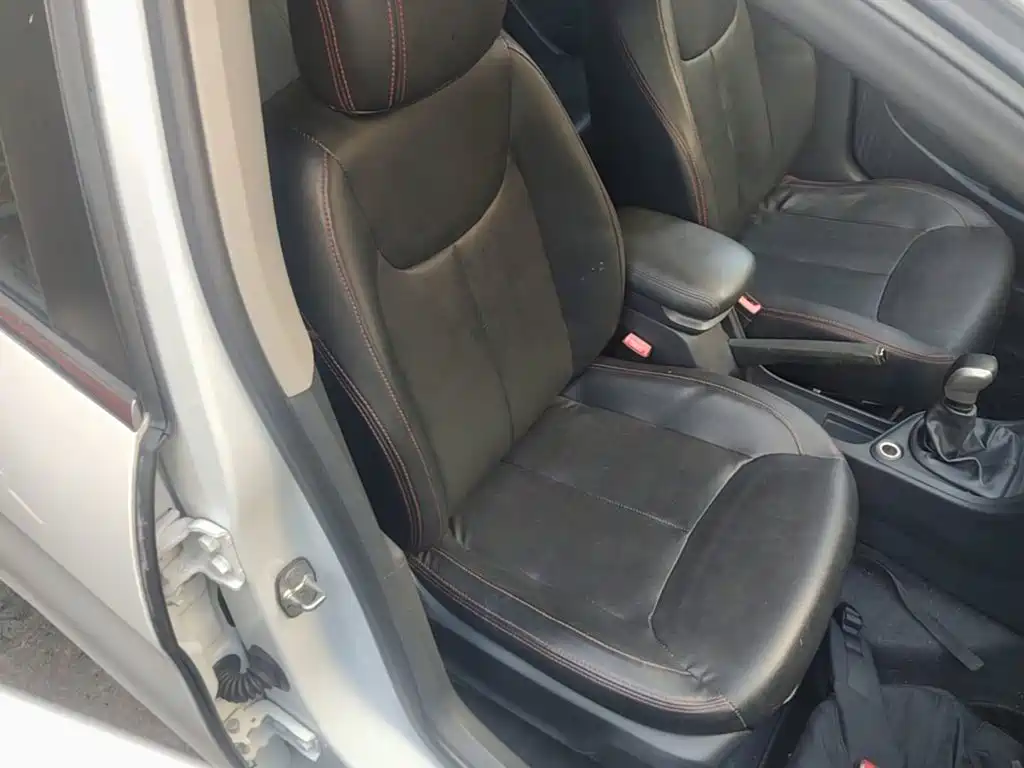 Peugeot 308 — миниатюра 25