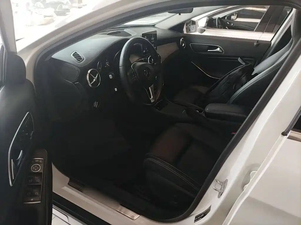 Mercedes-Benz GLA — миниатюра 16