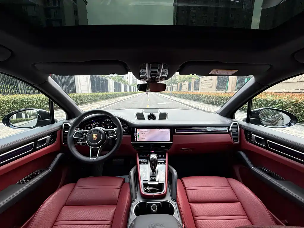 Porsche Cayenne — миниатюра 13