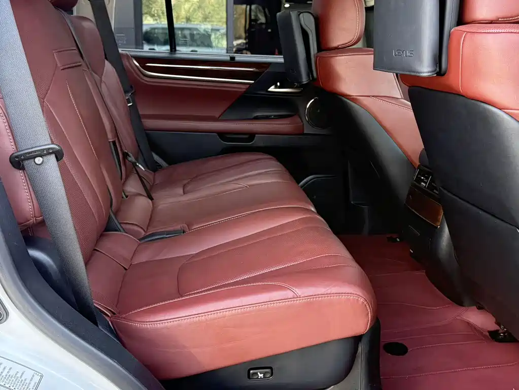 Lexus LX — миниатюра 10