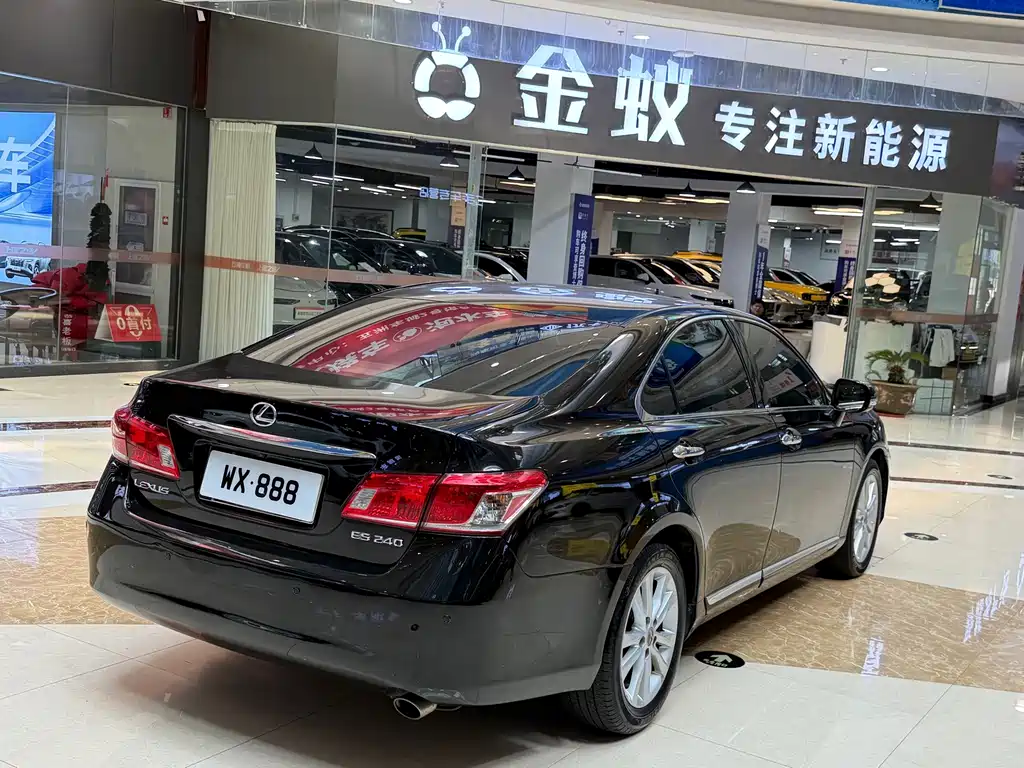 Lexus ES — миниатюра 6