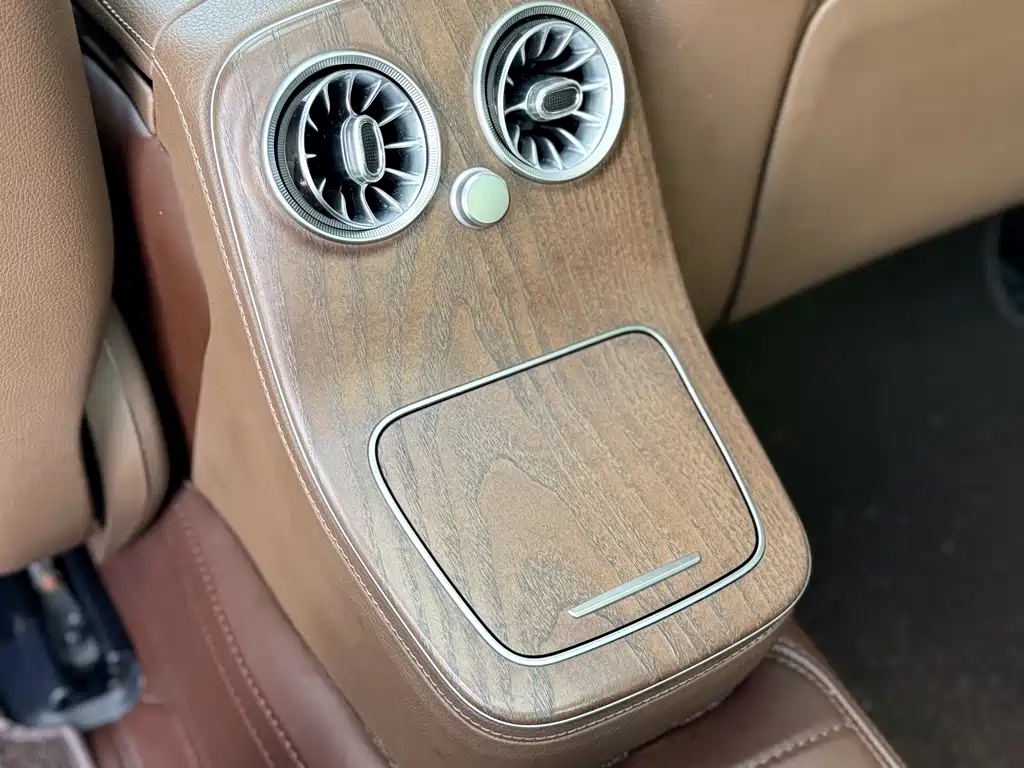 Mercedes-Benz E-Class — миниатюра 20