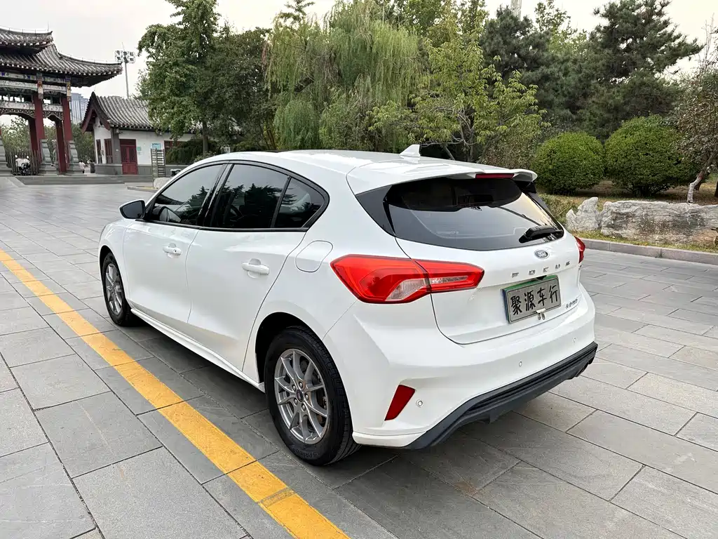 Ford Focus — миниатюра 5
