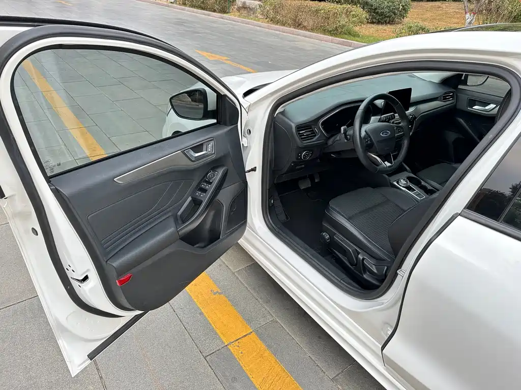Ford Focus — миниатюра 13