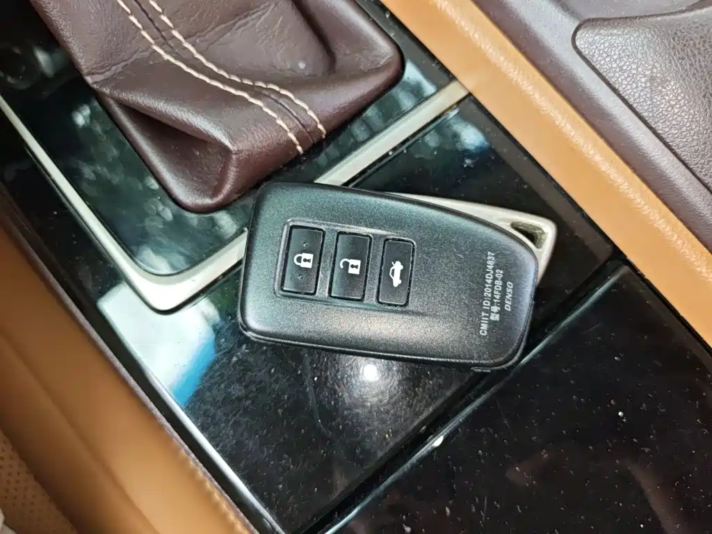 Lexus ES — миниатюра 19