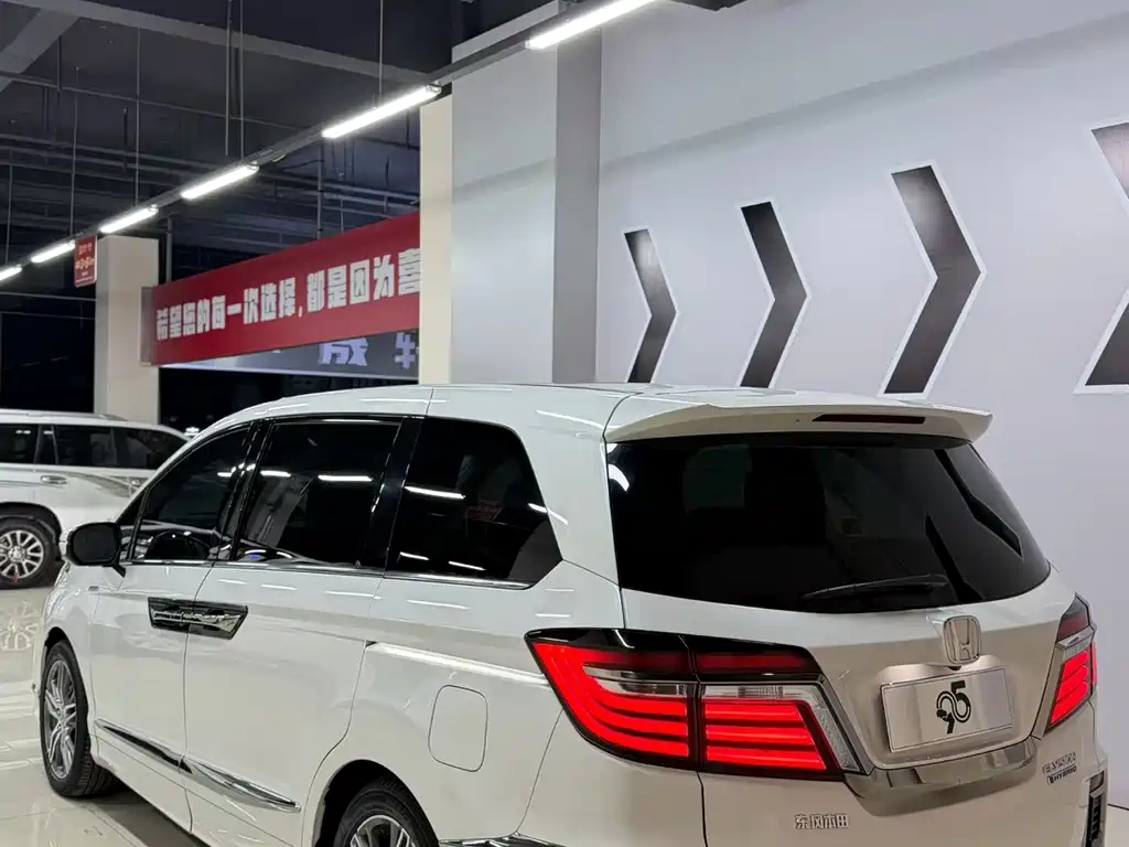 Honda Elysion — миниатюра 5