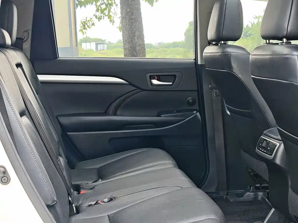 Toyota Highlander — миниатюра 14