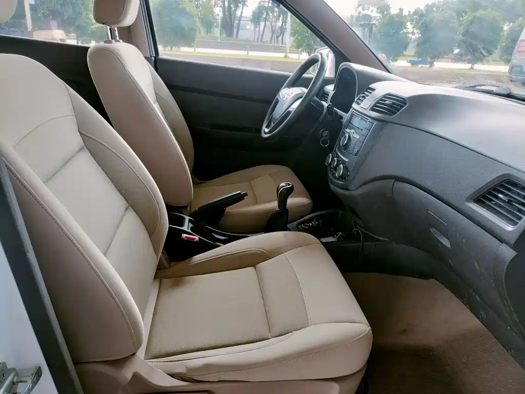 Wuling Hongguang — миниатюра 12