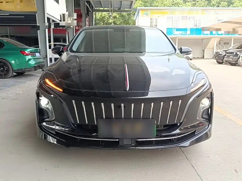 Hongqi Hongqi E-QM5 — миниатюра 3