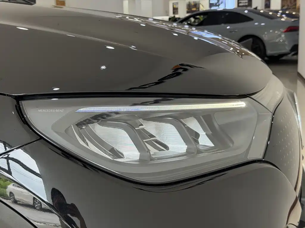 Mercedes-Benz EQE SUV — миниатюра 21