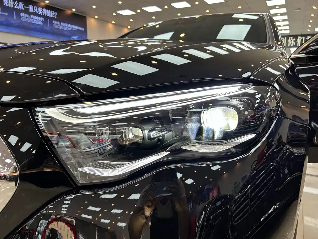 Mercedes-Benz E-Class — миниатюра 16