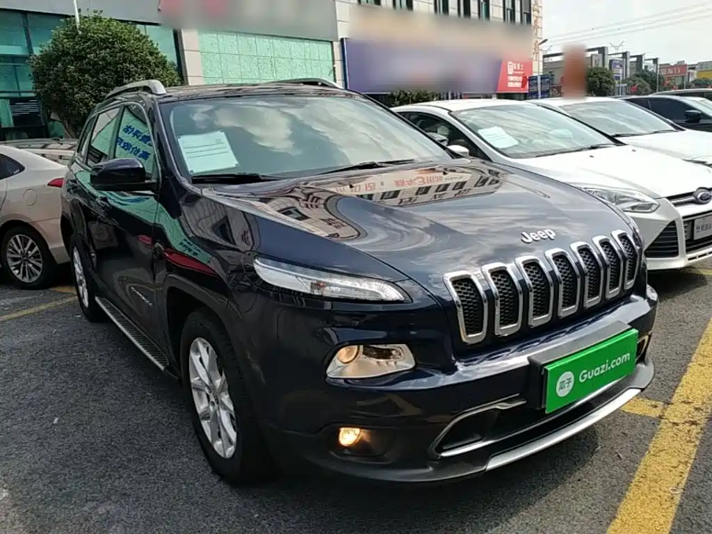Jeep Cherokee — миниатюра 4