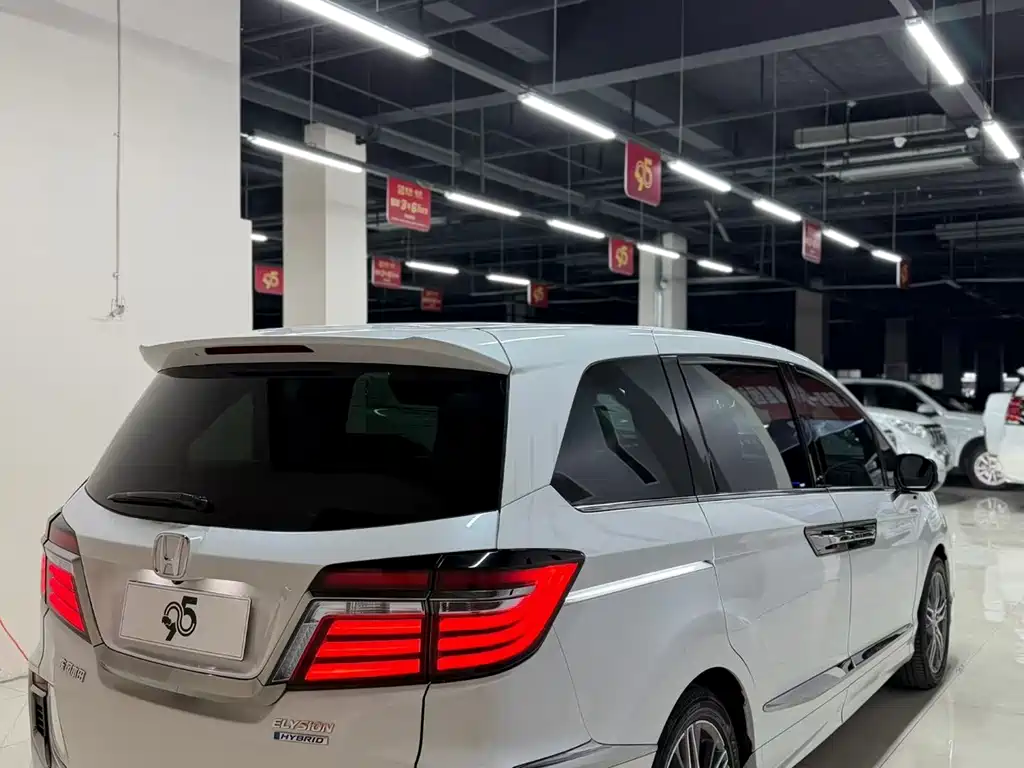 Honda Elysion — миниатюра 6