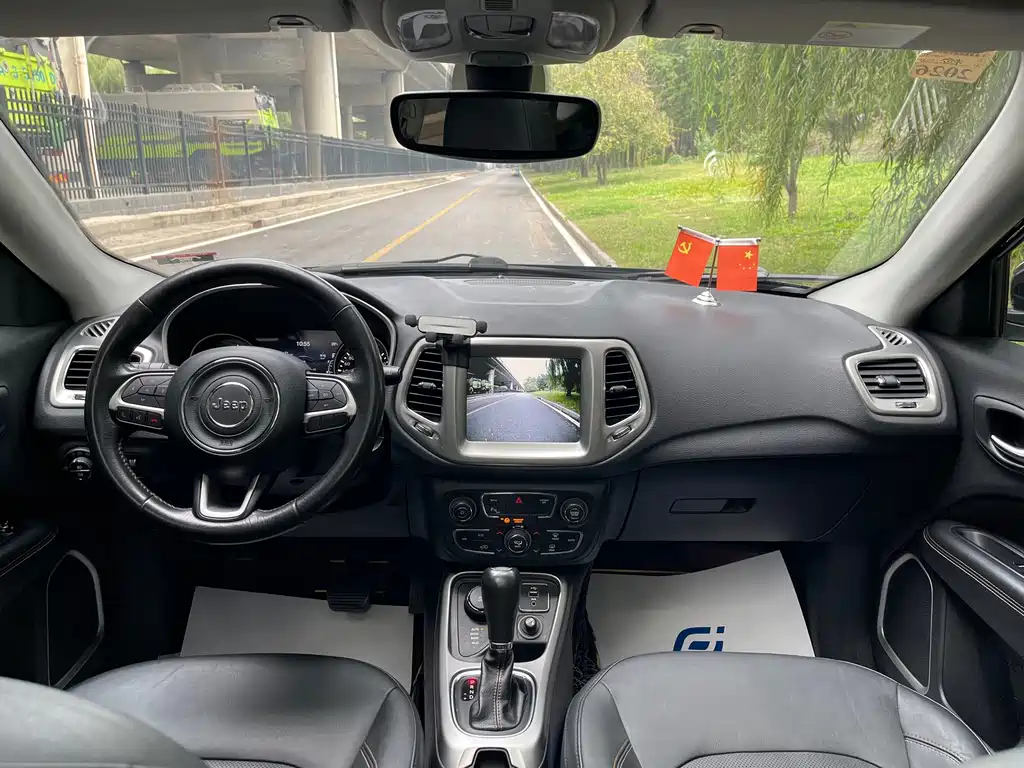Jeep Compass — миниатюра 4