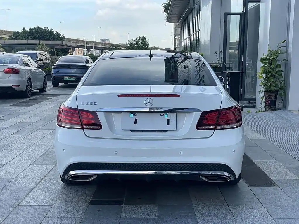 Mercedes-Benz E-Class (Import) — миниатюра 11