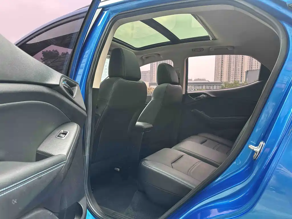 BYD Yuan EV — миниатюра 15