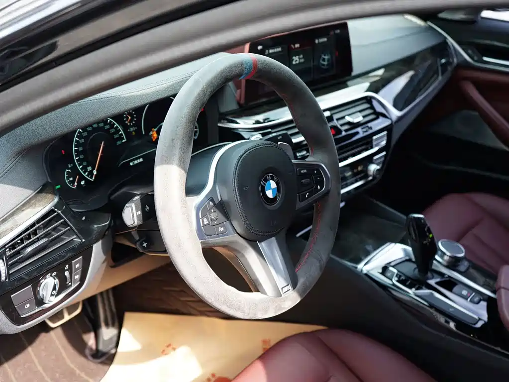 BMW 5 Series — миниатюра 8