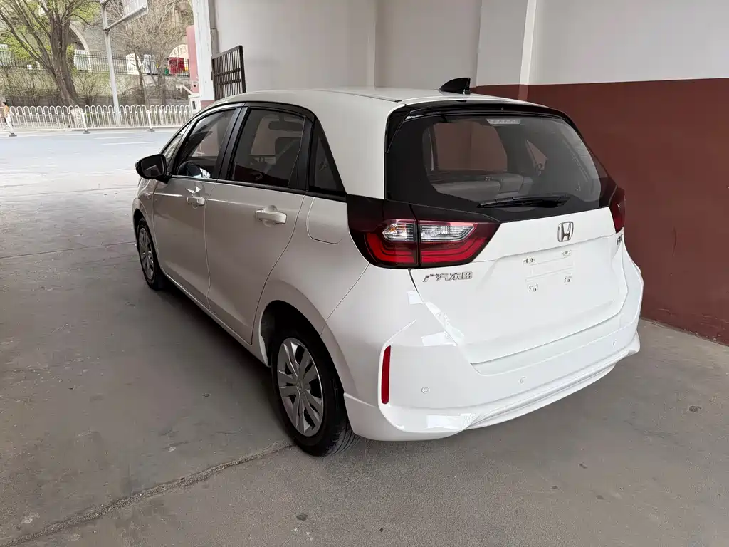 Honda Fit - фото 4