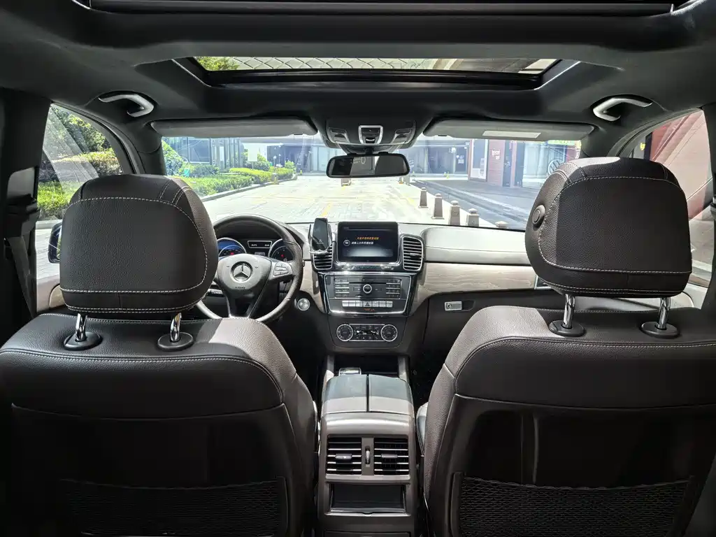 Mercedes-Benz GLE (Import) — миниатюра 16