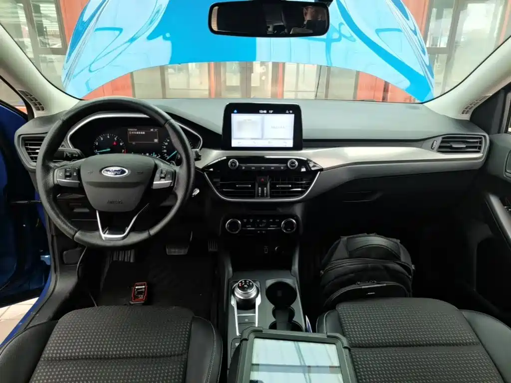 Ford Focus — миниатюра 10