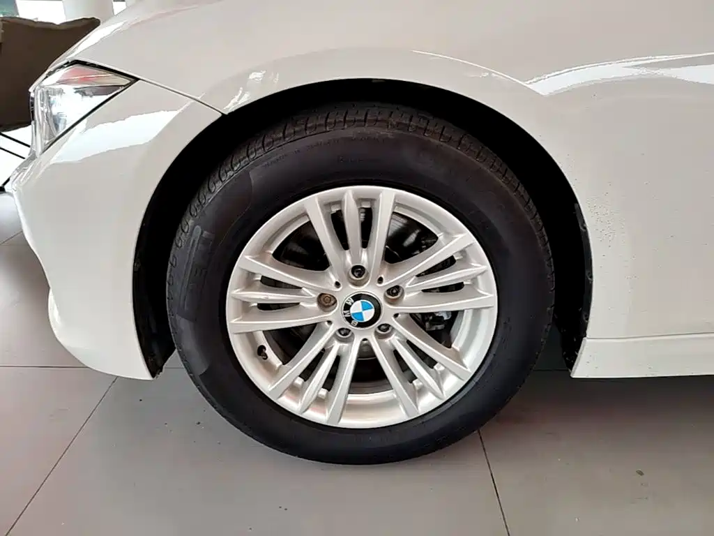 BMW 3 Series — миниатюра 23