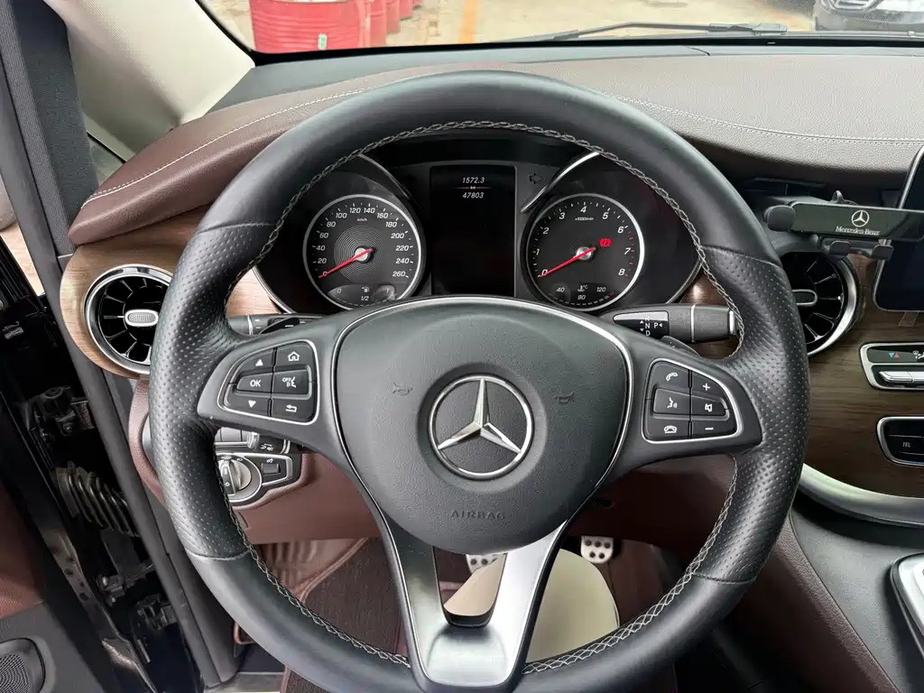 Mercedes-Benz V-Class — миниатюра 7