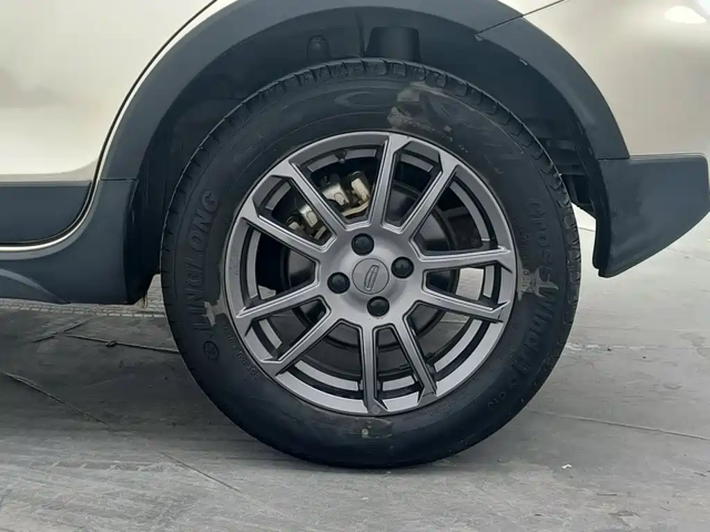 Geely Vision X3 — миниатюра 9